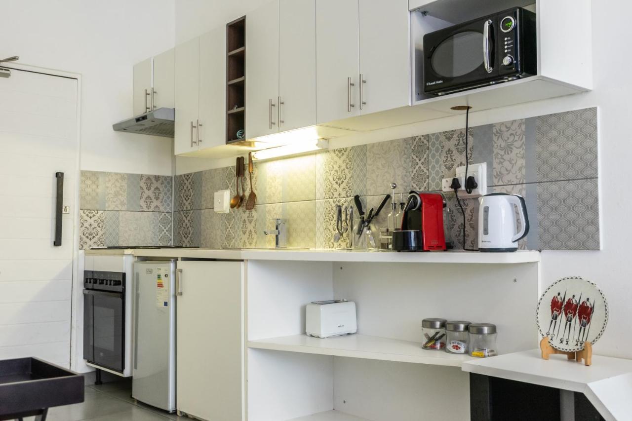 Stunning Maboneng Precinct Studio Apartment At 12 Decades Building Johannesburg Eksteriør billede