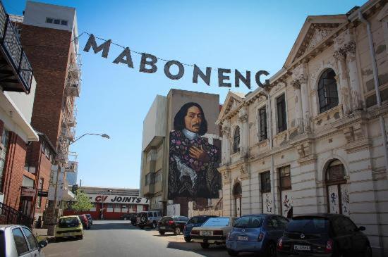 Stunning Maboneng Precinct Studio Apartment At 12 Decades Building Johannesburg Eksteriør billede